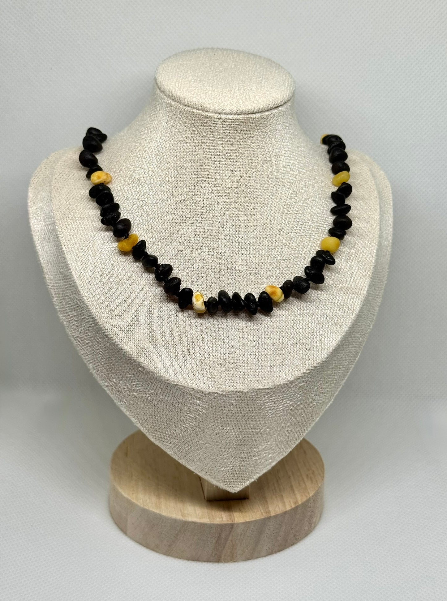 Ruwe Barnsteen Ketting  - Zwart & Boter (46 cm)