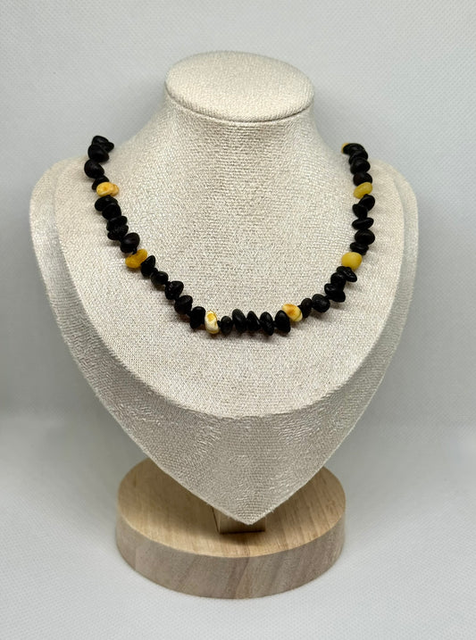 Ruwe Barnsteen Ketting  - Zwart & Boter (46 cm)