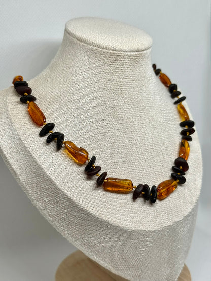 Barnsteen Ketting - Zwart & Cognac (44 cm)